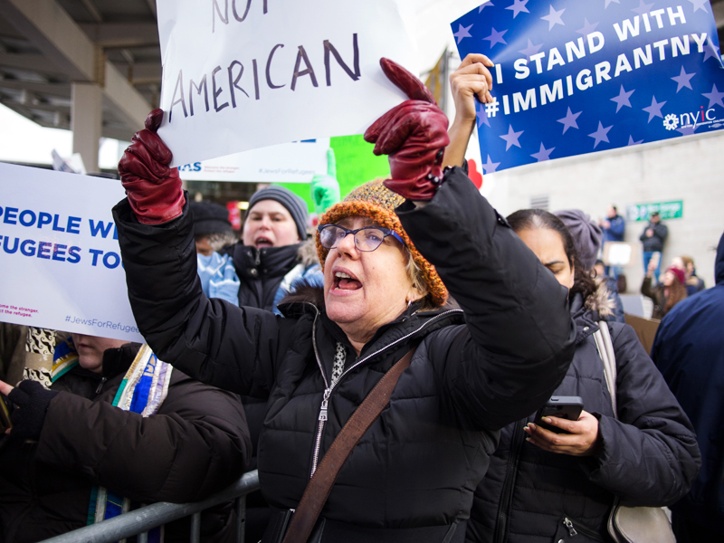 Trump Muslim travel ban in place until Supreme Court hearing