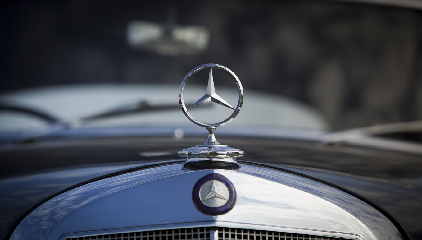 Mercedes star badge