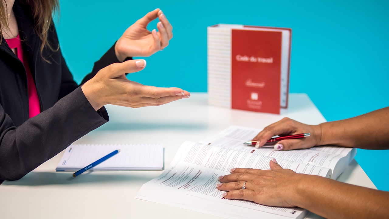 Conversation taking place between employer and employee