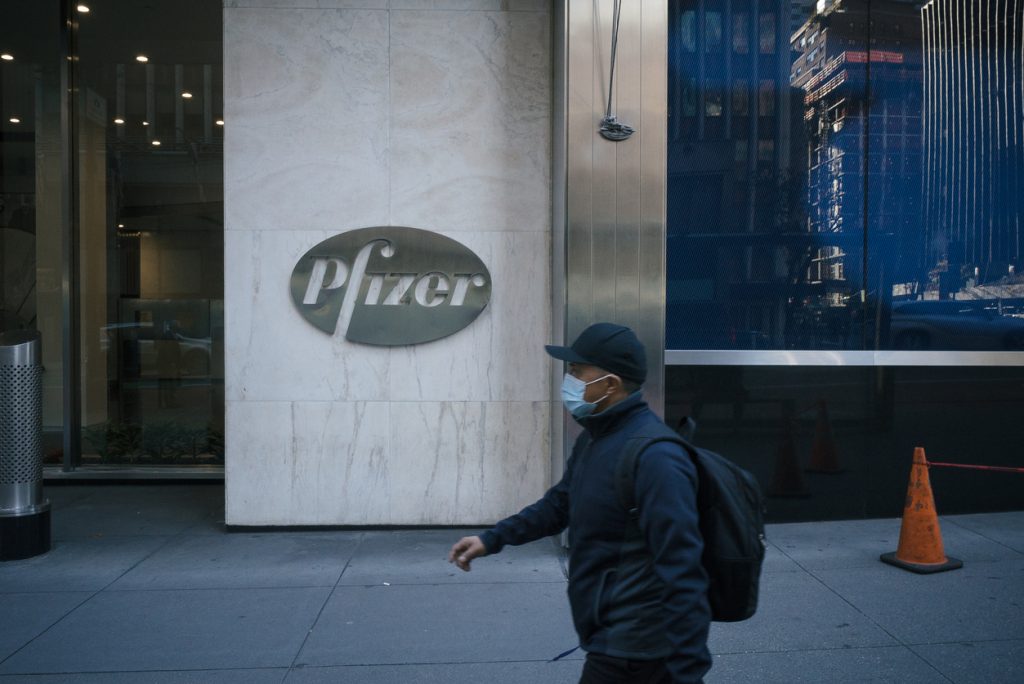 Former Pfizer Researchers Stole Secrets To Launch Diabetes Drug, According To Lawsuit