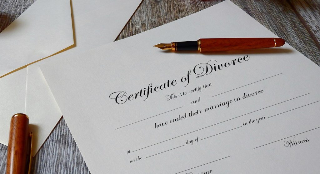 Is It Better To Get A Divorce Lawyer?