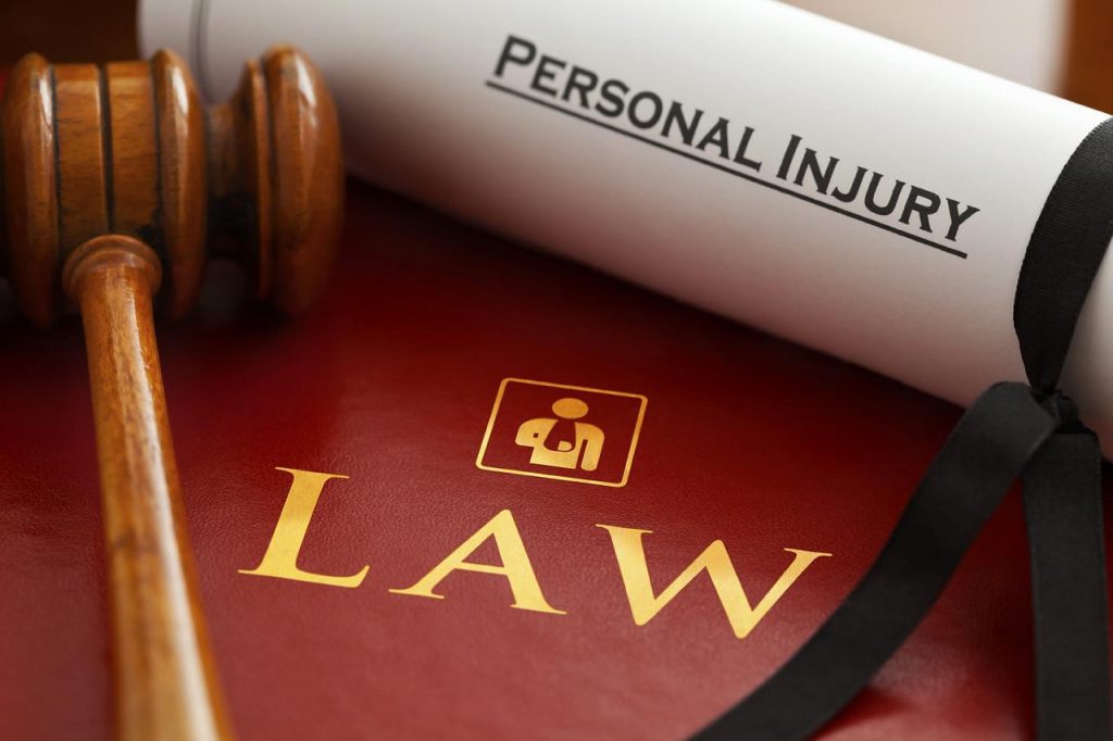 5 Mistakes to Avoid When Hiring an Injury Attorney