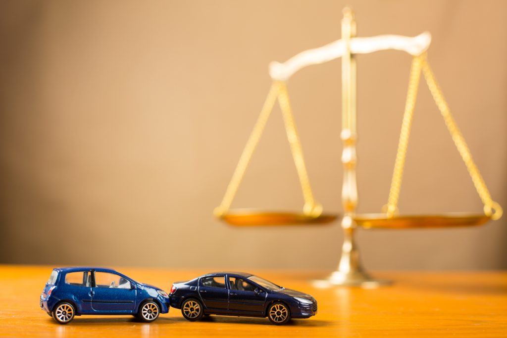 6 Ways Hiring a Car Accident Lawyer Can Benefit You