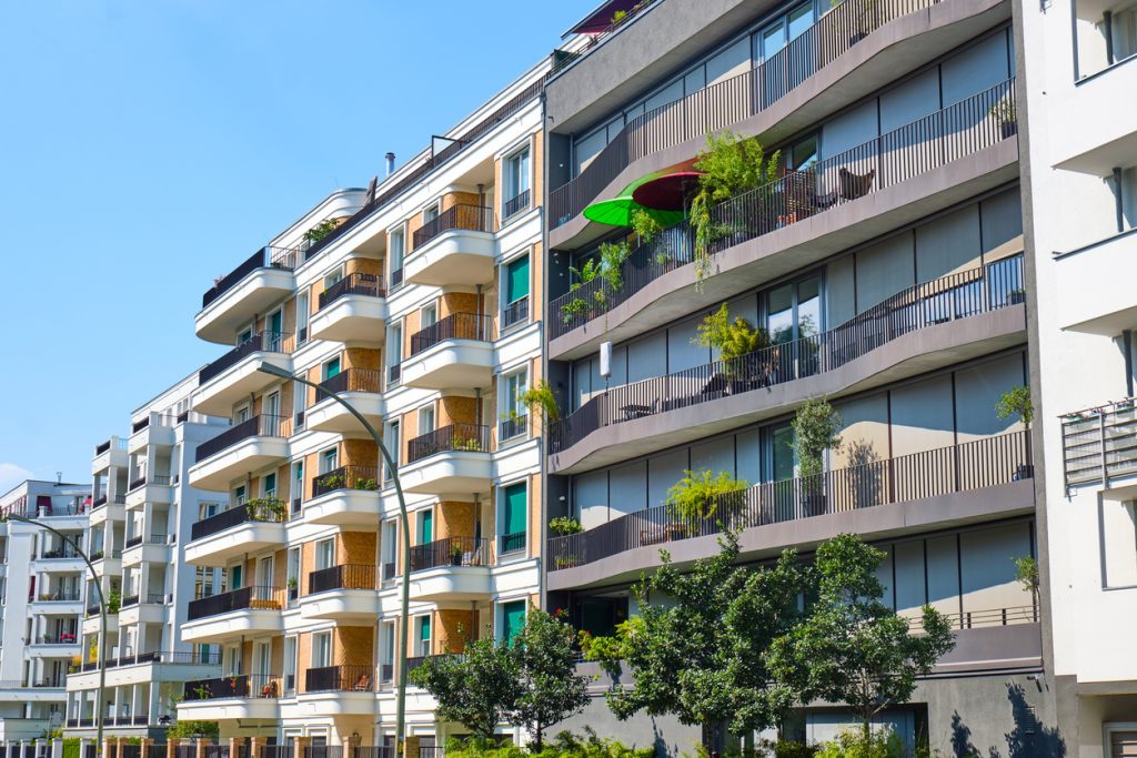 6 Strategies to Mitigate Risks in Multifamily Investing