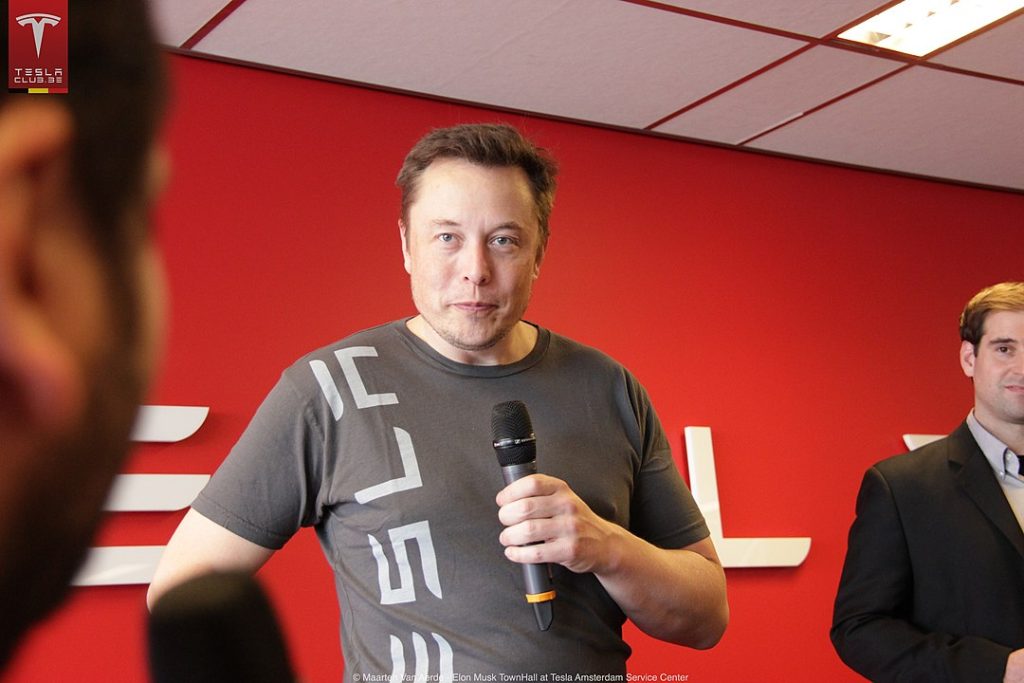 Elon Musk Offers to Sue on Behalf of Users Fired for Tweets