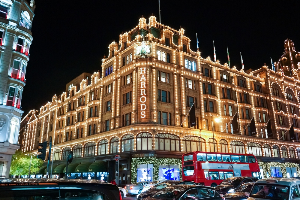 london,,uk, ,nov,2016:,view,of,harrods,luxury,department