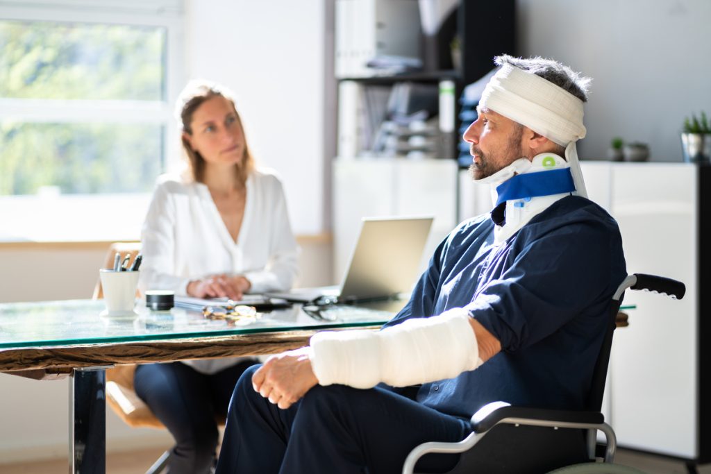 8 Situations That Require a Personal Injury Lawyer