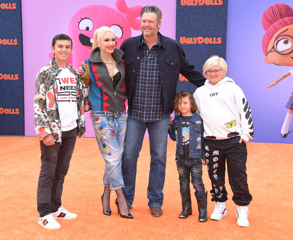 Kingston Rossdale, Gwen Stefani, Blake Shelton, Apollo Rossdale and Zuma Rossdale 