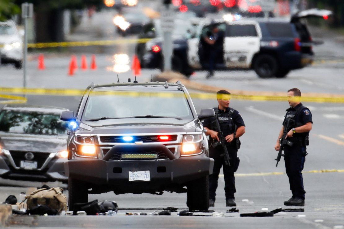 220628224749 01 police bank shootout canada